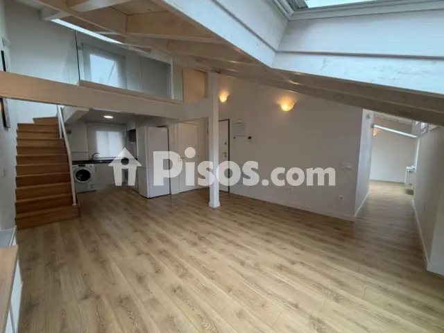 Dúplex en alquiler en Calle de Ruy Pérez, Centro (Avilés) de 820 €<span>/mes</span>