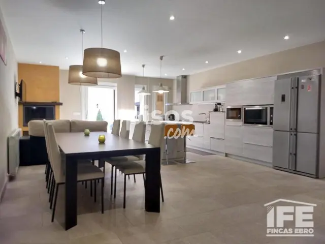 Chalet en venta en Alagón, Alagón de 445.000 €
