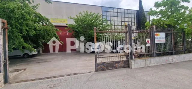 Nave industrial en venta en Carrer del Pla de Matabous