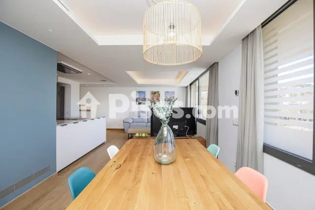 Piso en alquiler en Carrer de la Creu, Eixample-Centre (Girona Capital) de 2.600 €<span>/mes</span>