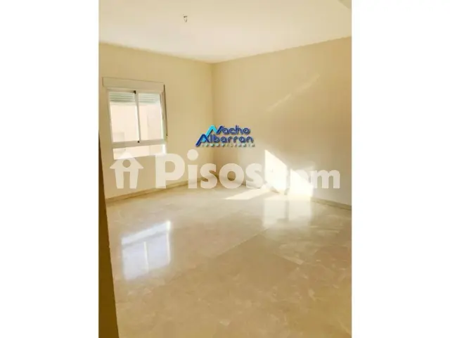 Piso en alquiler en Santa Marina-La Paz, Santa Marina-La Paz (Badajoz Capital) de 800 €<span>/mes</span>