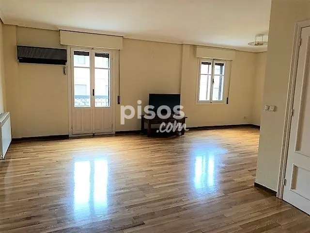 Piso en venta en Avenida de Alfonso VIII, Plasencia de 170.000 €