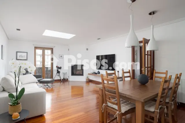 Dúplex en venta en Calle Nagusia, cerca de Calle de Andrekale, Hernani de 410.000 €