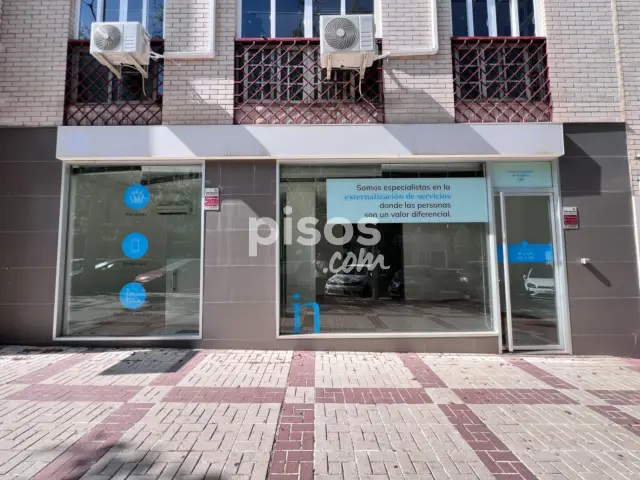 Local comercial en alquiler en Pasaje Herrera Oria, Carranque (Distrito Cruz de Humilladero. Málaga Capital) de 1.800 €<span>/mes</span>