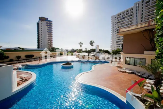 Piso en venta en Avenida Adeje 300, 12, Callao Salvaje-Playa Paraíso-Armeñime (Adeje) de 250.000 €