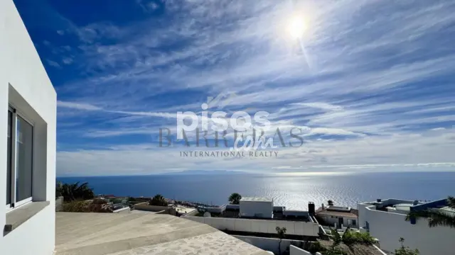 Chalet en venta en Calle Drago, El Rosario de 824.000 €