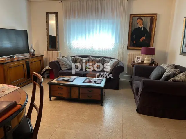Chalet en venta en Calle de Alcubierre, Casetas-Garrapinillos-Monzalbarba (Zaragoza Capital) de 299.000 €
