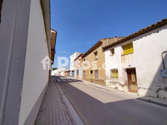 Chalet en venta en Calle de Garfilán, cerca de Calle Jacinto Benavente, Torres de Berrellén de 74.000 €