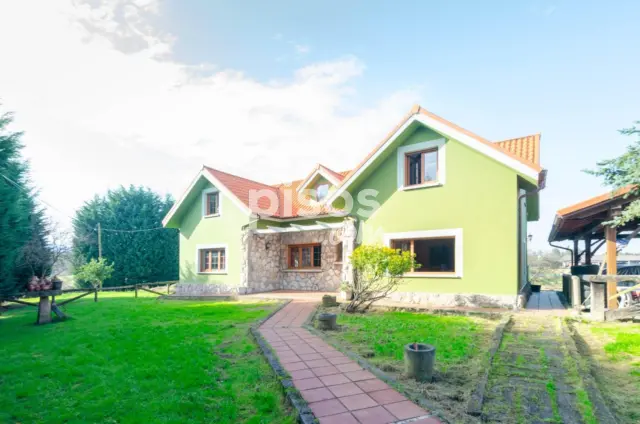 Casa en venta en Calle Tras La Iglesia, Número 8, Ablaneda (Corvera de Asturias) de 549.900 €