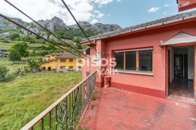 Casa en venta en Calle Pelugano-Juego Bola, Número 122, Bello (Cabañaquinta-Aller). Municipio de Aller de 115.000 €