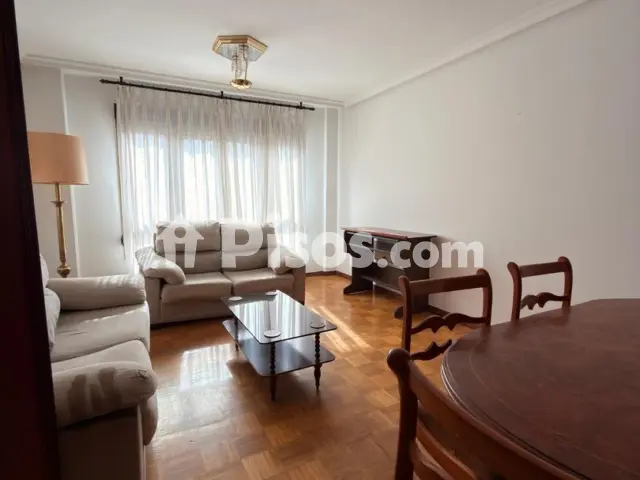 Piso en alquiler en Calle del General Elorza, 54, Pumarín-Teatinos (Oviedo) de 1.200 €<span>/mes</span>