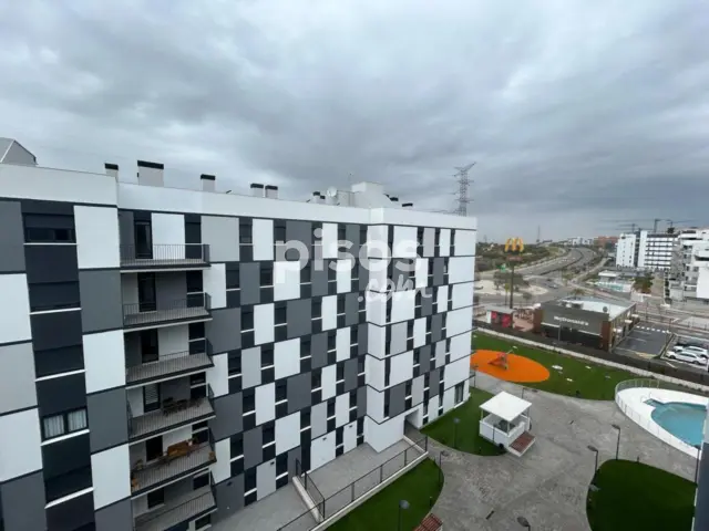 Piso en alquiler en Entrenúcleos, Montequinto-El Colmenar (Dos Hermanas) de 1.000 €<span>/mes</span>