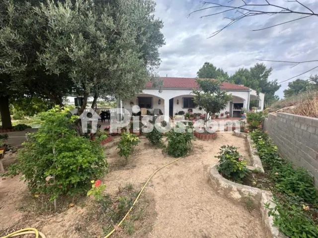 Chalet en venta en Avenida de Joaquín Costa, Caspe de 259.900 €