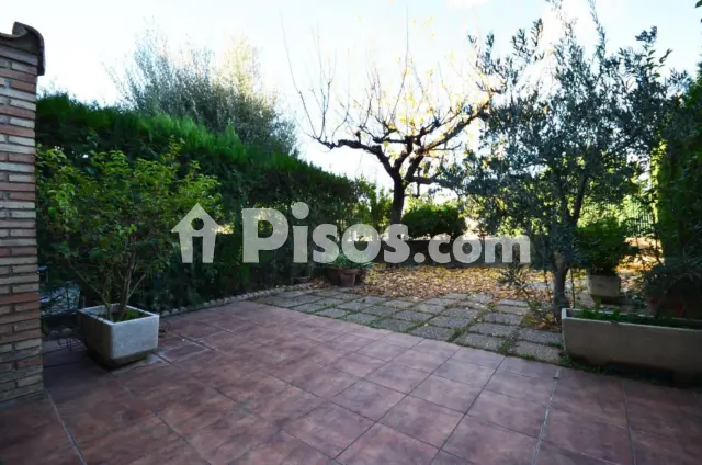 Casa adosada en venta en Casetas - Garrapinillos - Monzalbarba, Casetas-Garrapinillos-Monzalbarba (Zaragoza Capital) de 310.000 €