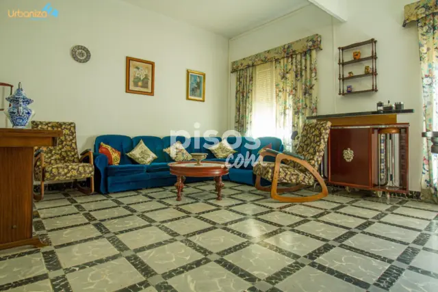 Piso en alquiler en Calle del Grupo José Antonio, Santa Marina-La Paz (Badajoz Capital) de 500 €<span>/mes</span>