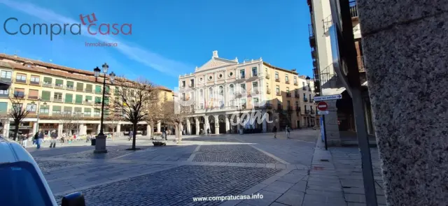 Piso en alquiler en Travesía del Patín, Plaza Mayor-San Agustín (Segovia Capital) de 2.200 €<span>/mes</span>