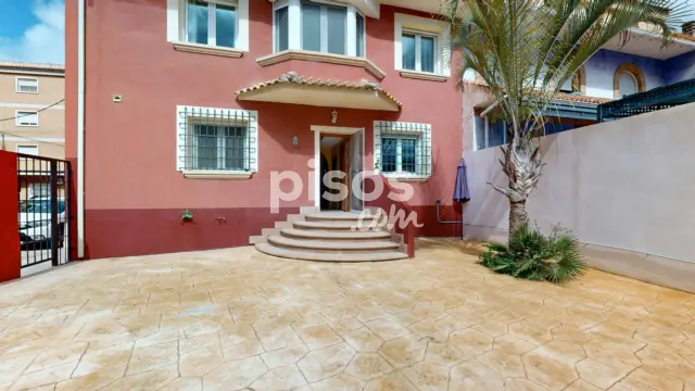 Casa en venta en Calle Algezares, cerca de Calle de la Ceña, Beniaján (Distrito Pedanías Este. Murcia Capital) de 335.000 €