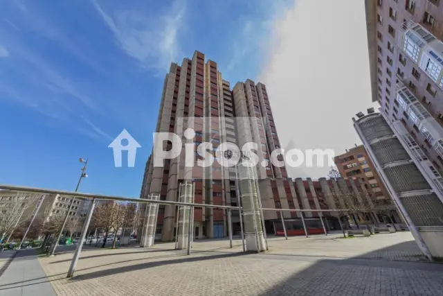 Piso en venta en Avenida de Sancho 'El Fuerte', Ermitagaña-Mendebaldea-Etxabakoitz (Pamplona - Iruña) de 650.000 €