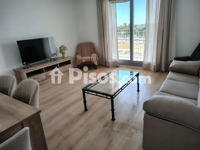 Piso en alquiler en Calle Antonio Morillas Rodríguez, Número 1, Entrenúcleos (Dos Hermanas) de 1.300 €<span>/mes</span>