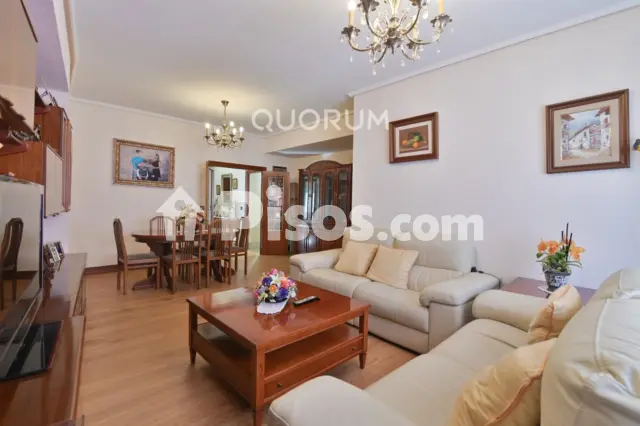 Piso en venta en Calle Iturribide, cerca de Plaza de Miguel Unamuno, Solokoetxe (Distrito Ibaiondo. Bilbao) de 450.000 €