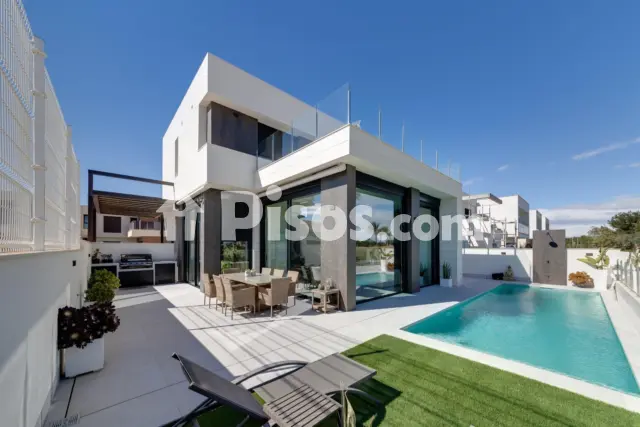 Chalet en venta en Lo Romero Golf, Pinar de Campoverde (Pilar de la Horadada) de 594.000 €