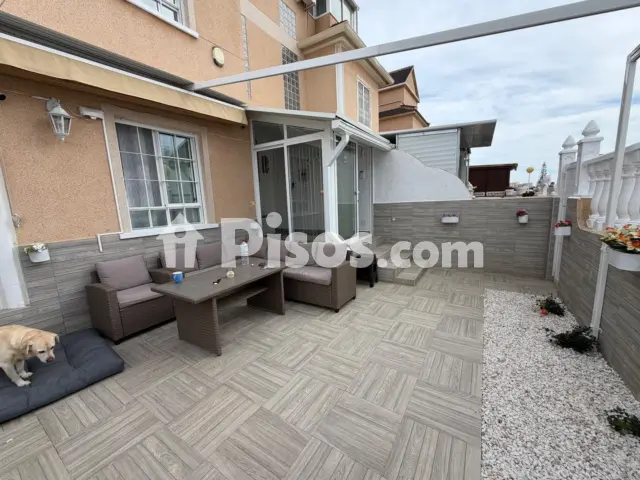 Casa en venta en La Zenia, Cabo Roig-La Zenia-La Regia (Distrito Orihuela Costa. Orihuela) de 284.000 €