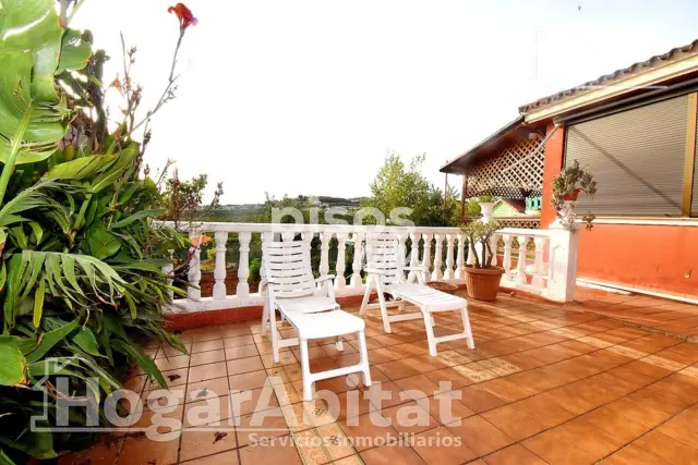 Chalet en venta en Calle Enmig, Borriol de 245.000 €