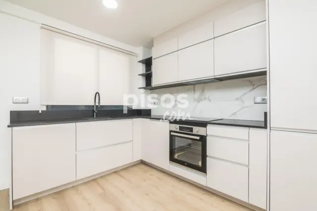 Piso en alquiler en Carrer de Josep María Buck, 41, Pont Nou (Distrito Núcleo Urbano. Elx - Elche) de 900 €<span>/mes</span>