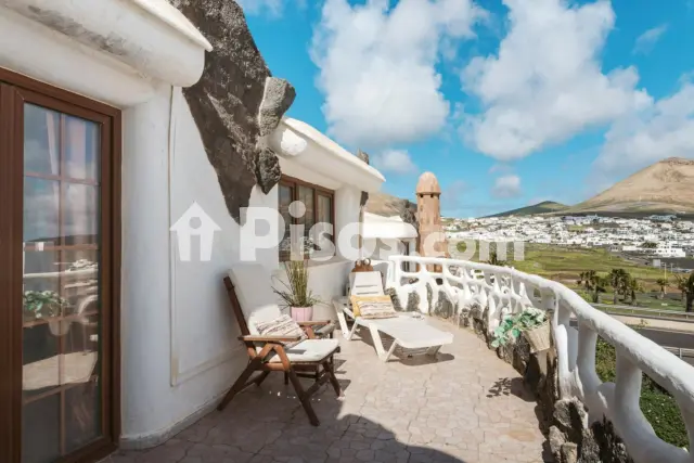 Casa adosada en venta en Calle Severo Ochoa, Tías de 295.000 €