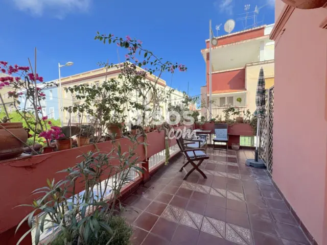 Chalet en venta en Calle de los Sueños, cerca de Calle del Poeta Hernández Amador, Salamanca-Uruguay-Las Mimosas (Distrito Centro-Ifara. Santa Cruz de Tenerife Capital) de 620.000 €