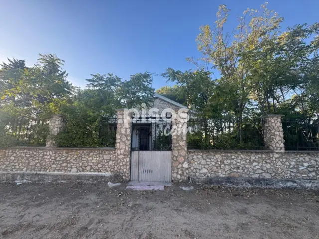 Chalet en venta en Avenida de Juan Carlos I, Villanueva de Duero de 114.900 €