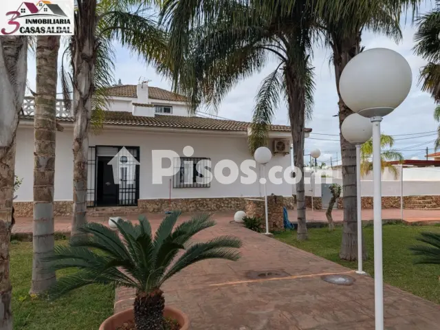 Chalet en alquiler en Urbanizacion Sant Ramon, Picassent de 2.000 €<span>/mes</span>