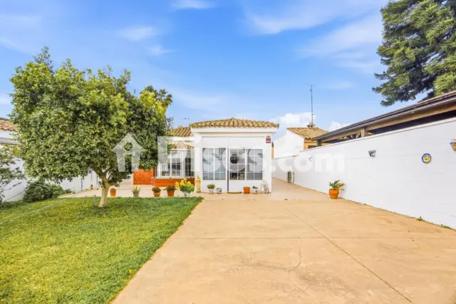 Chalet en venta en los Gallos, La Soledad-La Coquina-Los Gallos (Chiclana de la Frontera) de 336.000 €