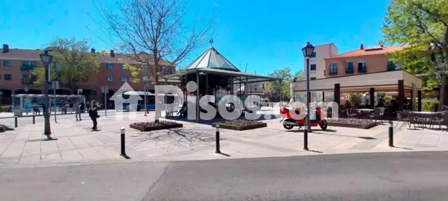 Dúplex en venta en Calle de la Serranía de Ronda, Casco Histórico de Vallecas (Distrito Villa de Vallecas. Madrid Capital) de 346.500 €