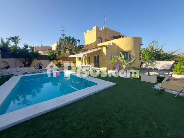 Chalet en venta en Calle Fuensalida, 14, Casco Urbano (Vera) de 365.000 €