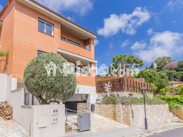 Chalet en venta en Carrer del Grèvol - Vista 2