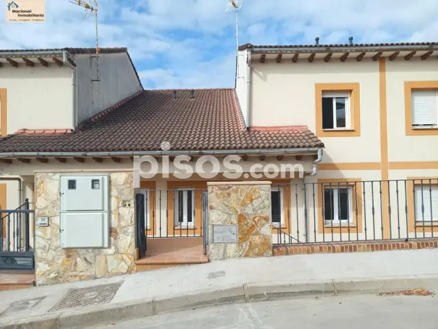 Casa adosada en venta en Calle de los Corteceros, Arenas de San Pedro de 165.000 €
