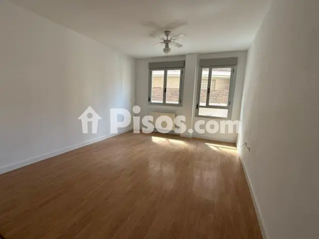 Piso en alquiler en Calle de Miguel Servet, Cuarte de Huerva de 850 €<span>/mes</span>