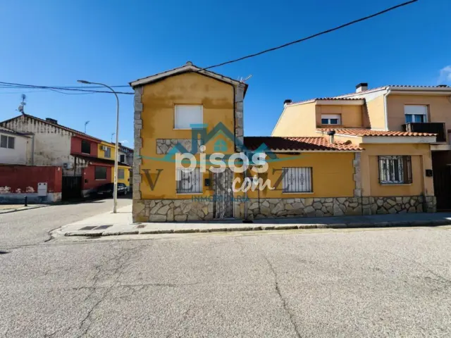 Chalet en venta en Calle de la Espiga, Alberche del Caudillo (Calera y Chozas) de 109.900 €