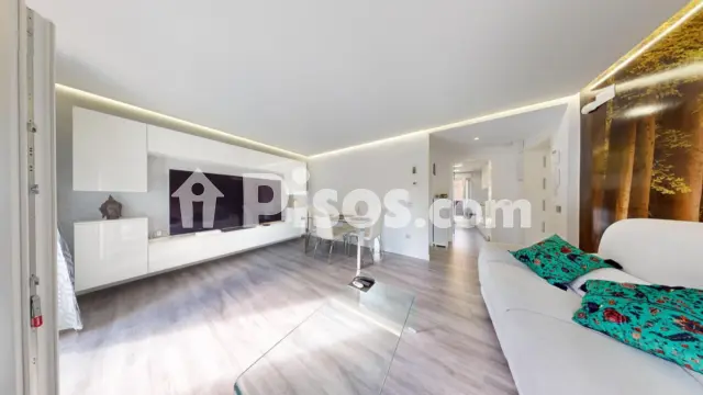 Piso en venta en Calle de la Lagartera, cerca de Calle de Mejorana, Entrevías (Distrito Puente de Vallecas. Madrid Capital) de 380.000 €