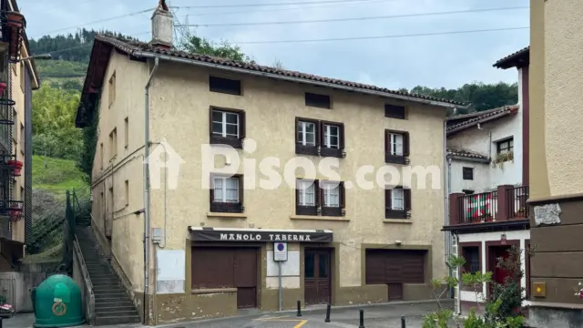 Chalet en venta en Calle de Santa Bárbara, Zegama de 270.000 €