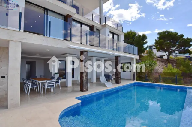 Hus, 380 m²