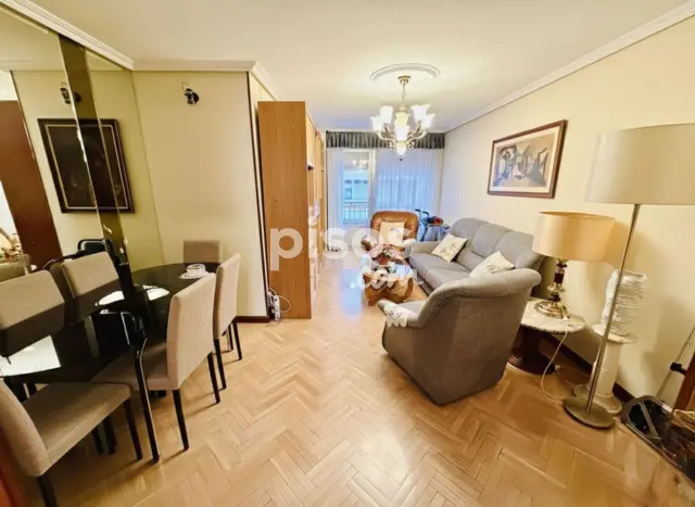 Piso en alquiler en Calle de Acibelas, Circular-Vadillos (Valladolid Capital) de 890 €<span>/mes</span>