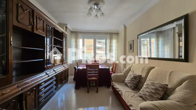 Piso en venta en Calle de la Cruz del Sur, 4, Pajaritos-Plaza de Toros (Distrito Beiro. Granada Capital) de 239.000 €