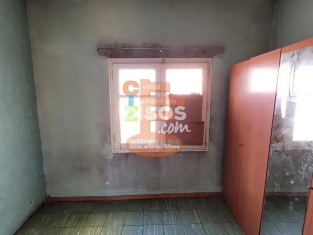 Chalet en venta en Calle del Sagrado Corazón de Jesús, Torrero-La Paz-Parque Venecia (Zaragoza Capital) de 138.900 €