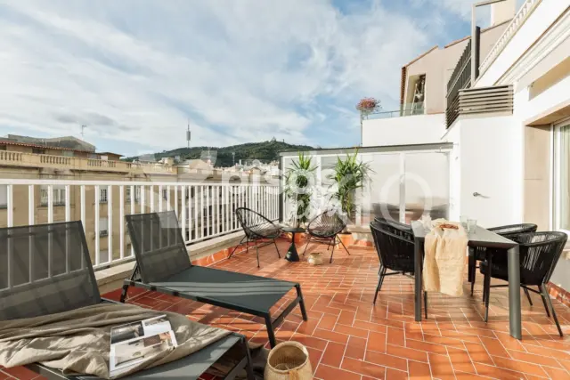 Ático en alquiler en Carrer de Balmes, cerca de Passeig de Sant Gervasi, Sant Gervasi-La Bonanova (Distrito Sarrià-Sant Gervasi. Barcelona Capital) de 2.240 €<span>/mes</span>