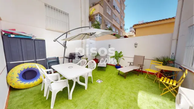 Piso en alquiler en Avenida de Jesús Cautivo, Los Boliches (Fuengirola) de 1.050 €<span>/mes</span>