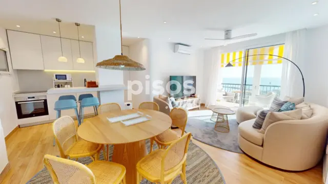 Piso en alquiler en Paseo Marítimo Rey de España, cerca de Avenida de Carvajal, Las Gaviotas-Carvajal (Fuengirola) de 2.300 €<span>/mes</span>