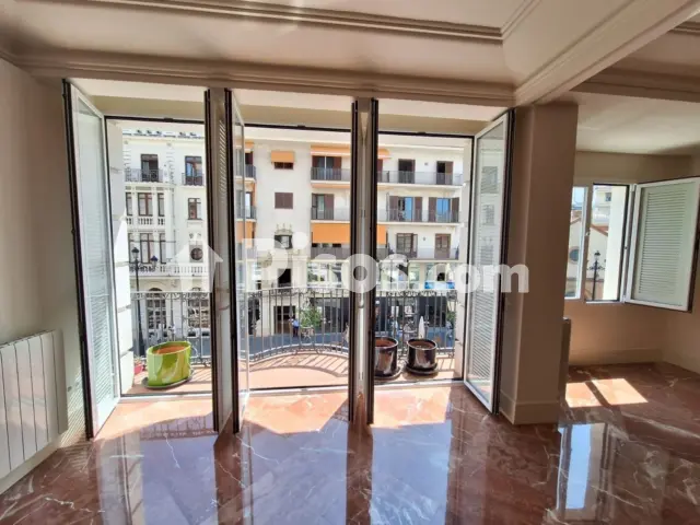 Piso en venta en Avenida de la Constitución, Arenal (Distrito Casco Antiguo. Sevilla Capital) de 1.500.000 €
