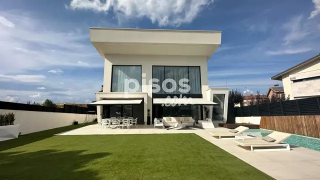 Casa en venta en Urb. Camaretas, Golmayo